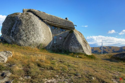 Stone House в Португалии Дом из цельного камня