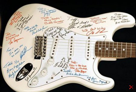  Fender Stratocaster  $2,8 